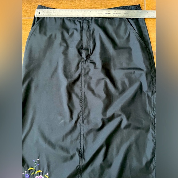 Black Low-Rise Maxi Skirt from Gap - Picture 7 of 7